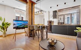 Modern & Quite Appartment At Larios